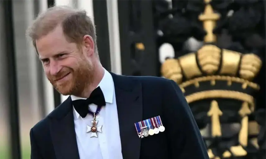 Reaparece príncipe Harry en Londres