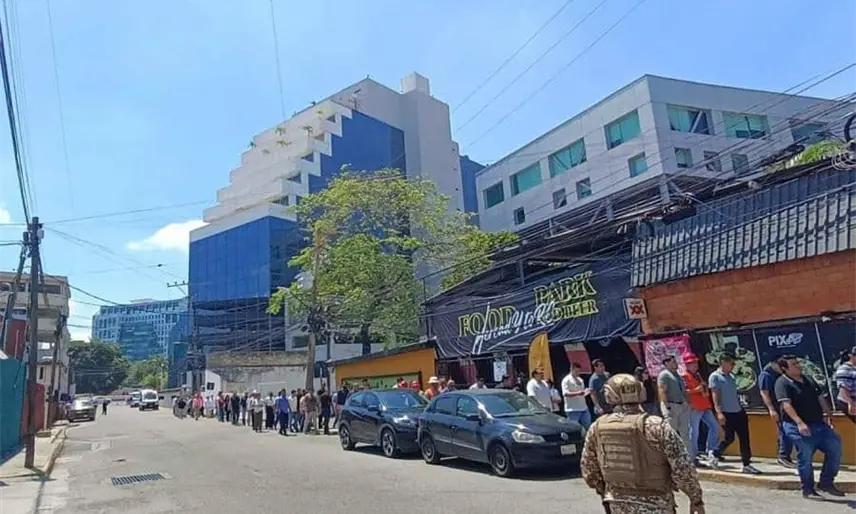 Realizan en Pirámide de Pemex simulacro de sismo en conmemoración a sismos de 1985 y 2017