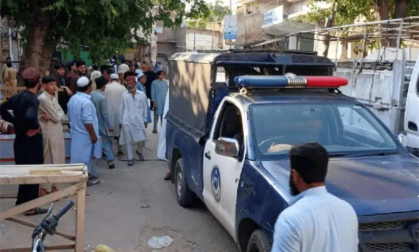 Ataque suicida contra un edificio de policías en el noreste de Pakistán deja 17 muertos y 73 heridos