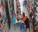 Mujer se roba cangurera con dinero en establecimiento de Cunduac&aacute;n