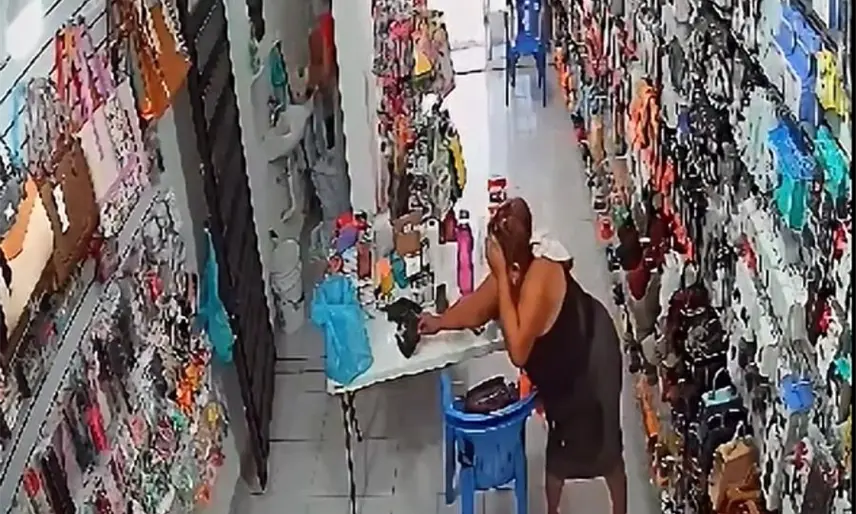Mujer se roba cangurera con dinero en establecimiento de Cunduacán