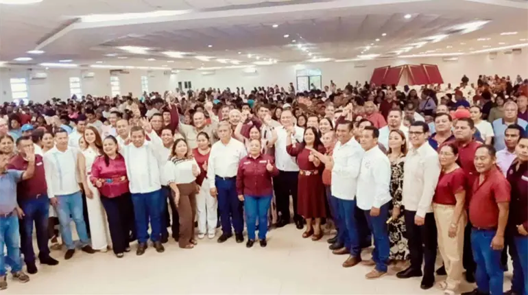 En medio de se&ntilde;alamientos de imposici&oacute;n, Enrique Francisco Contreras Aparicio asume la dirigencia partidista en esta demarcaci&oacute;n