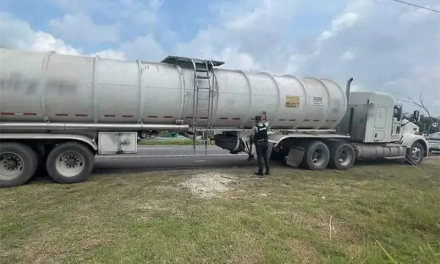 Investigan transporte ilícito de 67 mil litros de hidrocarburo en Paraíso; hay un detenido