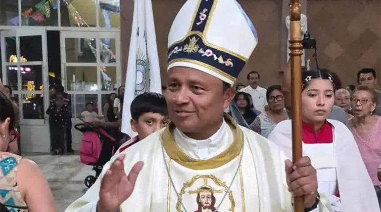 "Le toc&oacute; formar a un sacerdote y obispo tabasque&ntilde;o" dice Monse&ntilde;or Roberto Madrigal tras la muerte de su madre