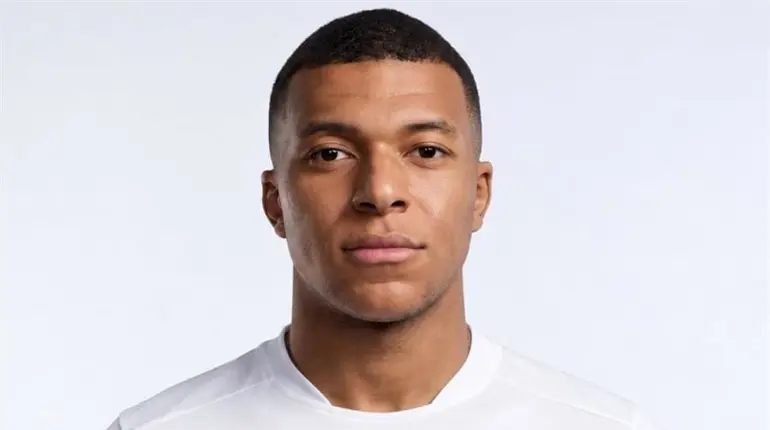 Mbapp&eacute; firma con la marca suiza "ON", tras una carrera vinculada con "NIKE"