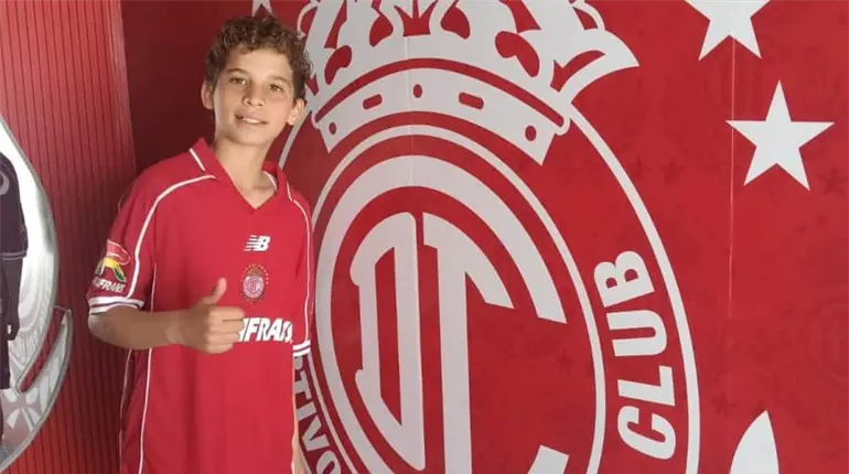 El tabasque&ntilde;o Augusto Rosas anota su primer gol tras ser seleccionado por fuerzas b&aacute;sicas del Toluca