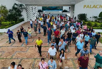 Abren port&oacute;n principal del Palacio Municipal de Centro tras 30 a&ntilde;os de abandono
