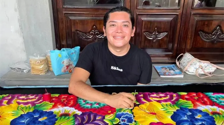 Balean casa de dise&ntilde;adora muxe que bord&oacute; vestido de Sheinbaum