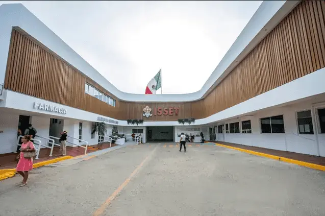 Asegura ISSET que ha brindado atenci&oacute;n "necesaria" a maestra que denuncia negligencia m&eacute;dica