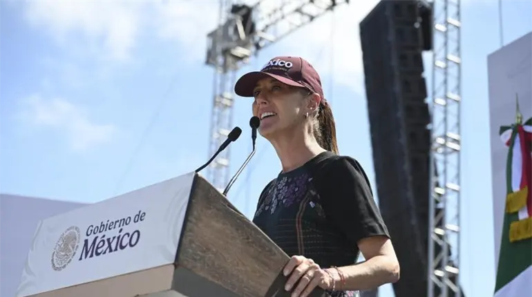 "Bastante nos cost&oacute;" la independencia para ir a buscar un emperador para M&eacute;xico: Sheinbaum desde BJS