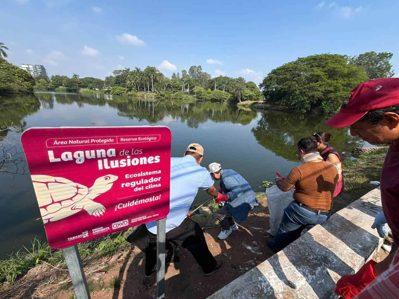 Limpian 1.5 kil&oacute;metros de "Las Ilusiones"; Conagua llama a no tirar basura en r&iacute;os y lagunas