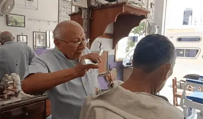 A sus 78 a&ntilde;os don Pedrito se consolida como uno de los decanos de la peluquer&iacute;a en Tabasco
