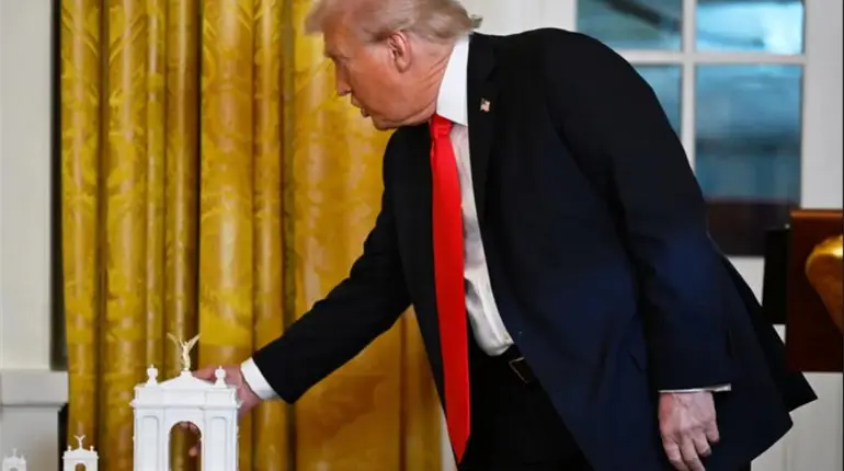 Trump plantea convertir el Arco del Triunfo de Washington en complejo militar