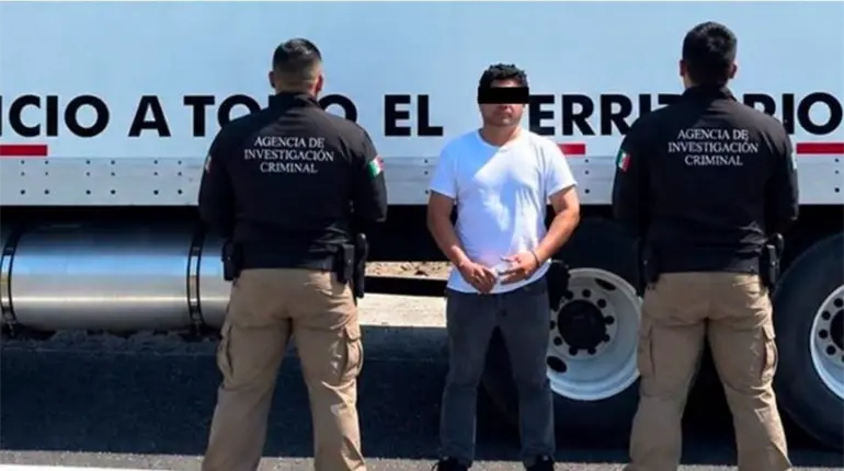 Aseguran cami&oacute;n de paqueter&iacute;a con ropa presuntamente ilegal en la Frontera–Villahermosa