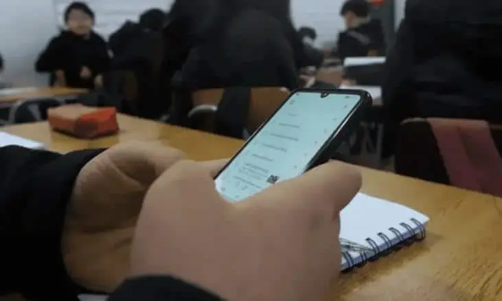 ¡Ni en clases ni en el recreo! Celulares estarán restringidos en primarias y secundarias desde el 3 de noviembre: Sheinbaum