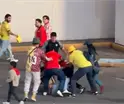 Aficionados de Am&eacute;rica y Chivas protagonizaron una ri&ntilde;a al t&eacute;rmino del Cl&aacute;sico Nacional