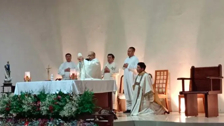 Extienden bendiciones por 68 aniversario de Telereportaje durante misas en Centro