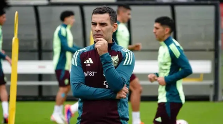 Rafa M&aacute;rquez dirige su primer entrenamiento con la Selecci&oacute;n Mexicana