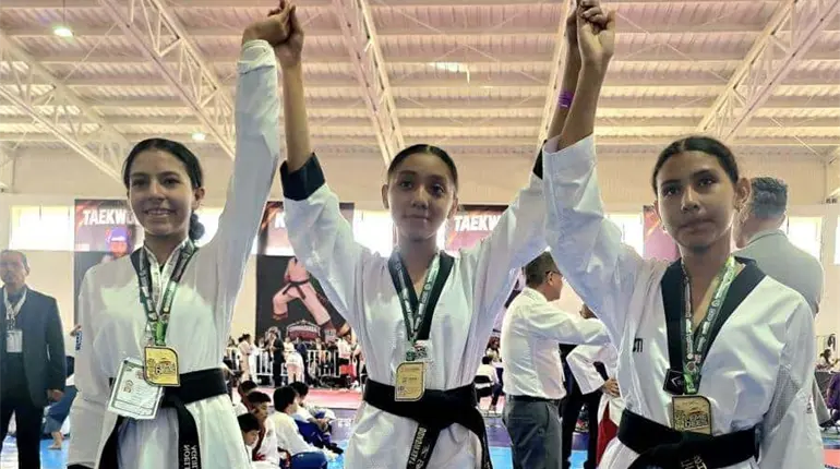 Con 18 medallas y 2 pases al Mundial Escolar, regres&oacute; la delegaci&oacute;n tabasque&ntilde;a de TKD de la Gimnasiada Nacional
