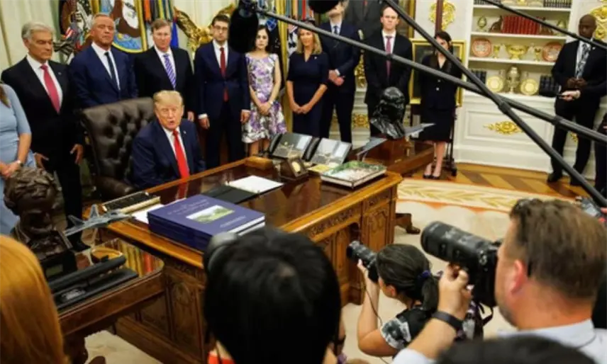 Fox News, ABC, CBS y NBC suspenden cobertura de eventos de Trump tras veto a medios