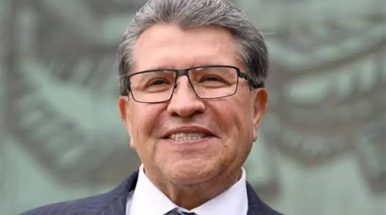 Monreal respalda restricci&oacute;n de uso de celulares, tabletas y pantallas, en primarias y secundarias