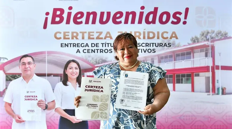 Entrega Gobierno t&iacute;tulos de propiedad y escrituras a 377 escuelas de Tabasco