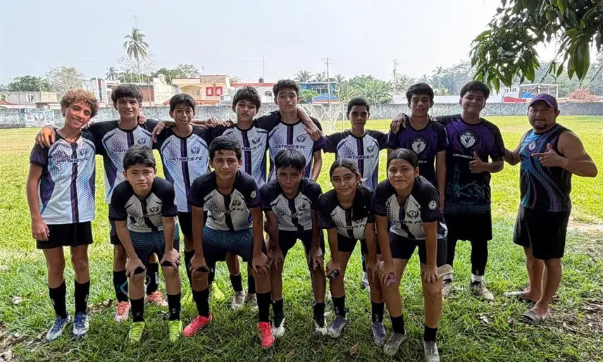 Gaitanes de Paraíso firma convenio con Costa Rica y Panamá en pro de sus futbolistas