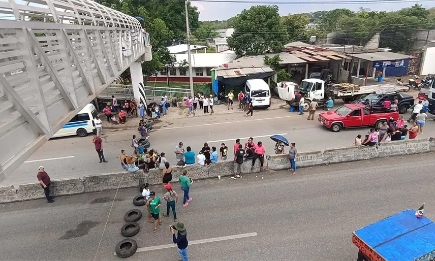 Por segundo día consecutivo bloquean la carretera Villahermosa-Teapa