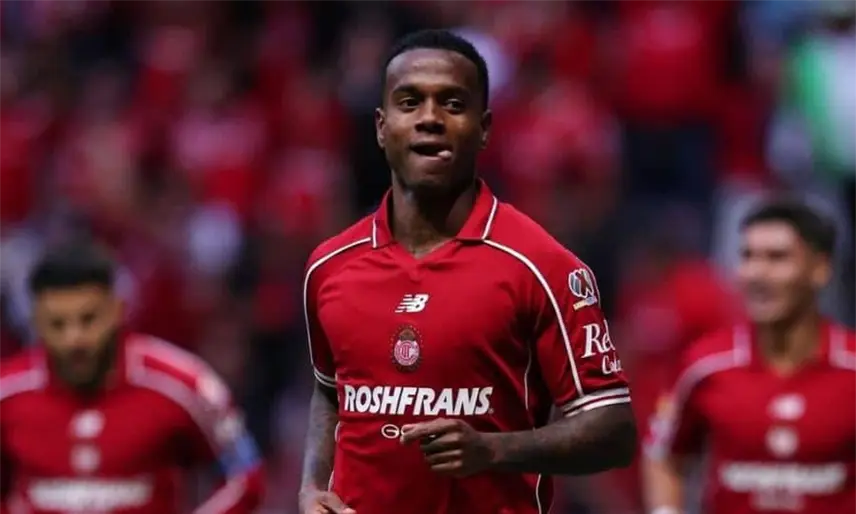 Toluca renueva al futbolista brasileño Helinho hasta el 2029