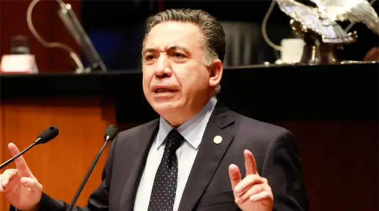 Sin bancada, pero con Morena; Inzunza asegura que votar&aacute; a favor de la reforma contra la doble nacionalidad