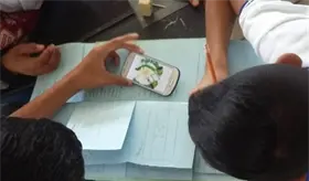 "No basta con prohibir los celulares a los estudiantes para protegerlos de los da&ntilde;os": Especialista