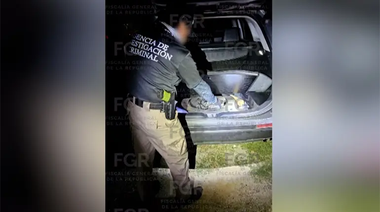 Detienen a dos hombres con m&aacute;s de 20 kilos de posible metanfetamina y coca&iacute;na en Huimanguillo