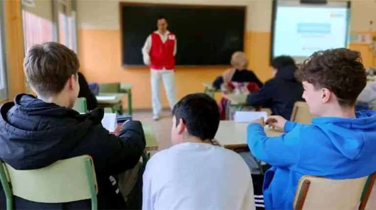 Respaldan diputados restricci&oacute;n de celulares en aulas de Tabasco, pero piden mayor vigilancia de los padres