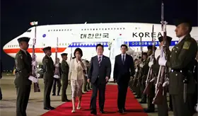 Presidente de Corea del Sur llega a M&eacute;xico; se reunir&aacute; con Sheinbaum