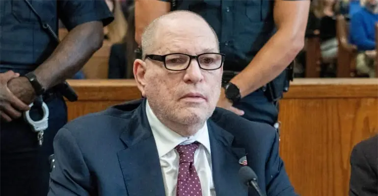 De magnate de Hollywood a prisi&oacute;n; sentencian a 15 a&ntilde;os a Harvey Weinstein por agresi&oacute;n sexual
