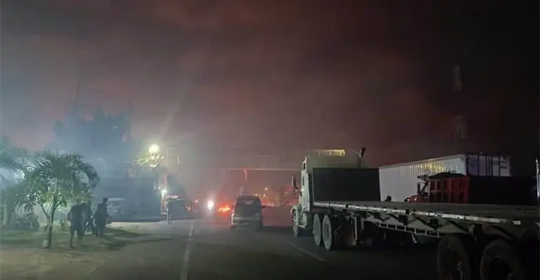 Olor a hidrocarburo reactiva bloqueo en la Teapa-Villahermosa