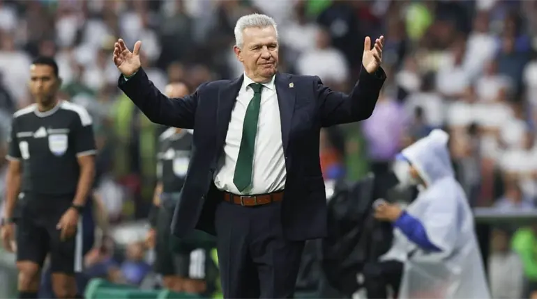 "Rechazamos 4 ofertas, incluido M&eacute;xico, decidimos Espa&ntilde;a", declara Javier Aguirre, tras confirmar su llegada al Valencia