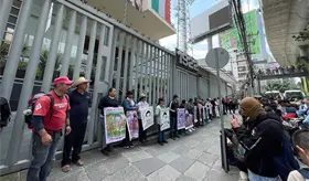 Padres de los 43 normalistas de Ayotzinapa arrancan protestas en CDMX a 12 a&ntilde;os de su desaparici&oacute;n