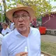 Est&aacute;n en la edad de la rebeld&iacute;a dice el director del Cobatab sobre los estudiantes que se reh&uacute;san a cortarse el cabello