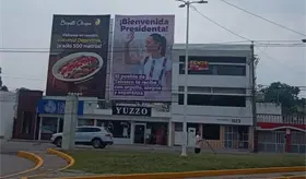 A horas de llegada de Sheinbaum, colocan lonas de bienvenida en Villahermosa