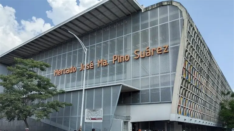 Concesionarios del &acute;Pino Su&aacute;rez&acute; si pueden heredar a familiares directos sus locales: Subdirecci&oacute;n de mercados