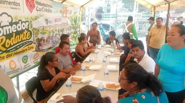 Con "La Ruta del Hambre Cero", AC entrega comida a m&aacute;s de 200 personas en el Hospital de la Mujer