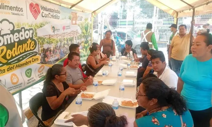 Con "La Ruta del Hambre Cero", AC entrega comida a más de 200 personas en el Hospital de la Mujer