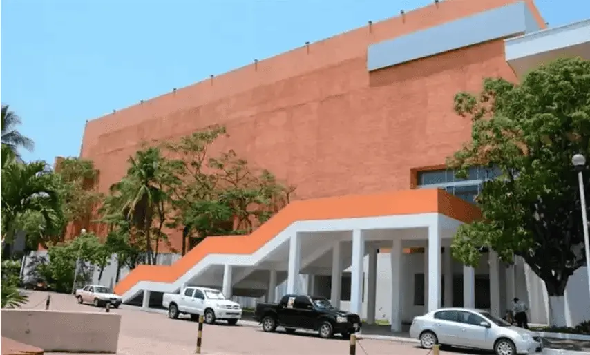 Afirma Finanzas que no hay nueva licitación en proceso para venta del Centro de Convenciones