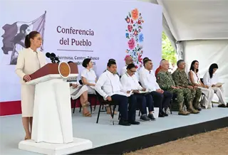 Encabeza Sheinbaum primera "Ma&ntilde;anera" en Tabasco; rechaza "rompimiento" con gobernador