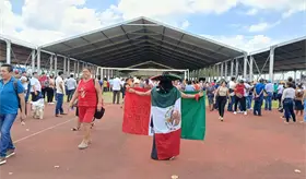 Se manifiesta tabasque&ntilde;a durante evento de Sheinbaum y acusa presunta "red de tr&aacute;fico de influencias" en el Estado