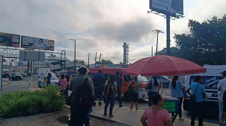Solicitudes fuera de ruta provocaron falta de transporte en Villahermosa: Semovi