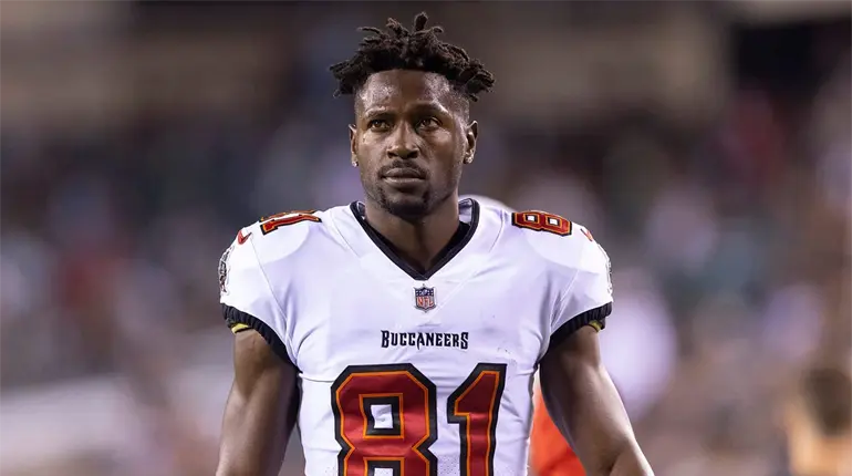 Antonio Brown, ex estrella de NFL, evitar&aacute; la c&aacute;rcel por delito de intento de homicidio, tras un acuerdo con la corte