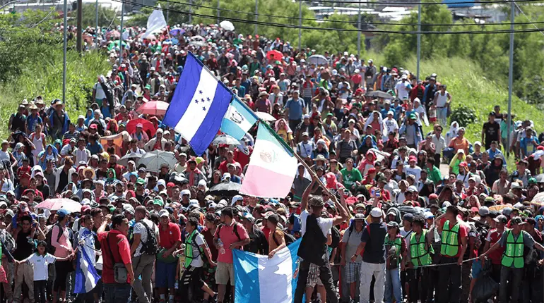 Nueva caravana de migrantes llega a M&eacute;xico