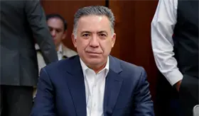 Activistas re&uacute;nen m&aacute;s de 19 mil firmas para exigir destituci&oacute;n del senador Inzunza